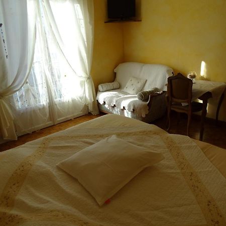 Hotel Aqui Sian Ben à Castellane Extérieur photo