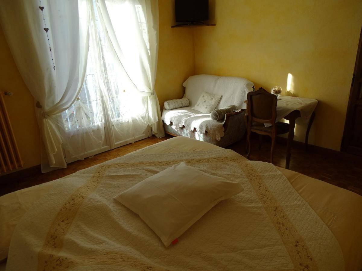 Hotel Aqui Sian Ben à Castellane Extérieur photo