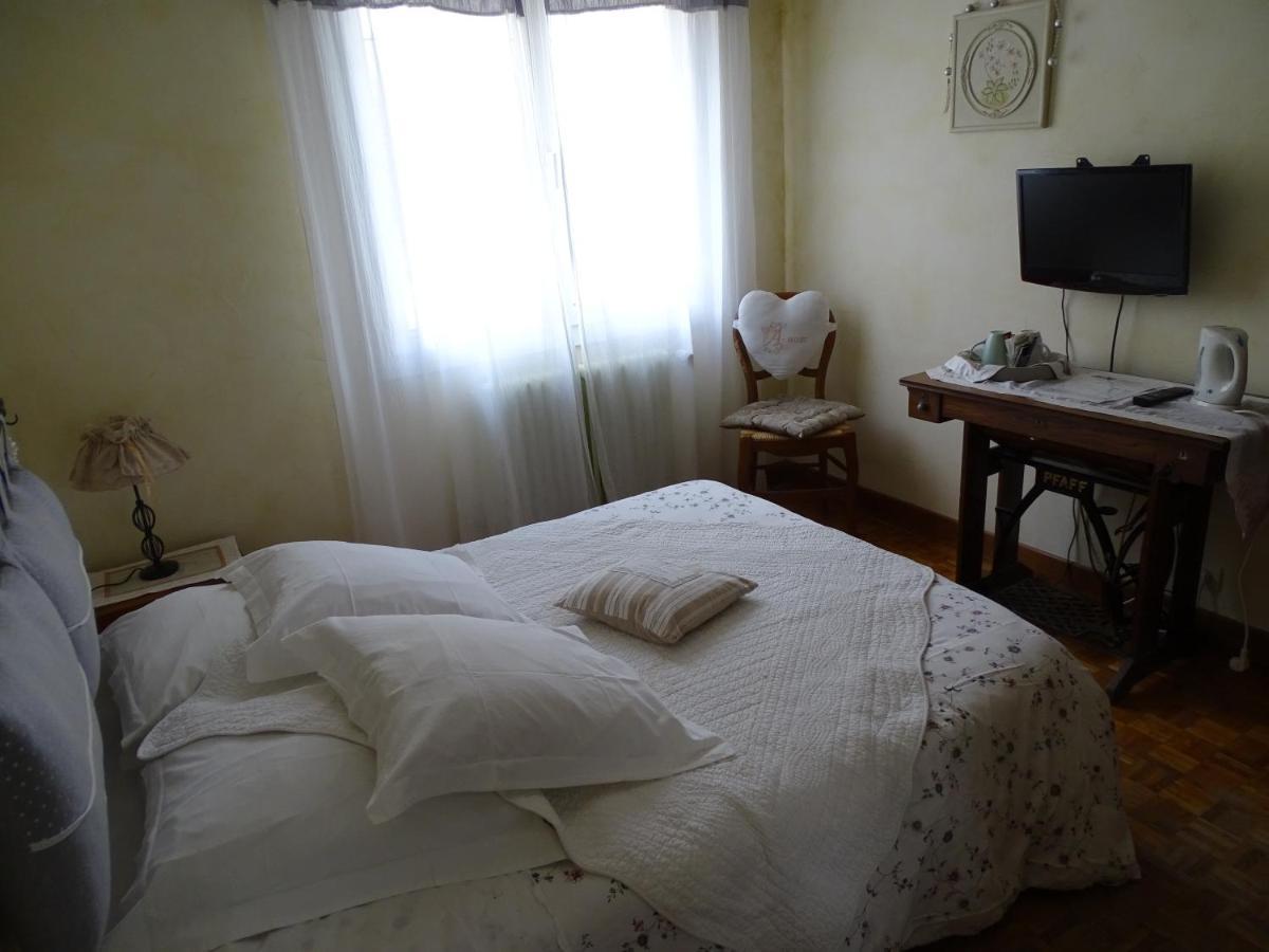 Hotel Aqui Sian Ben à Castellane Extérieur photo
